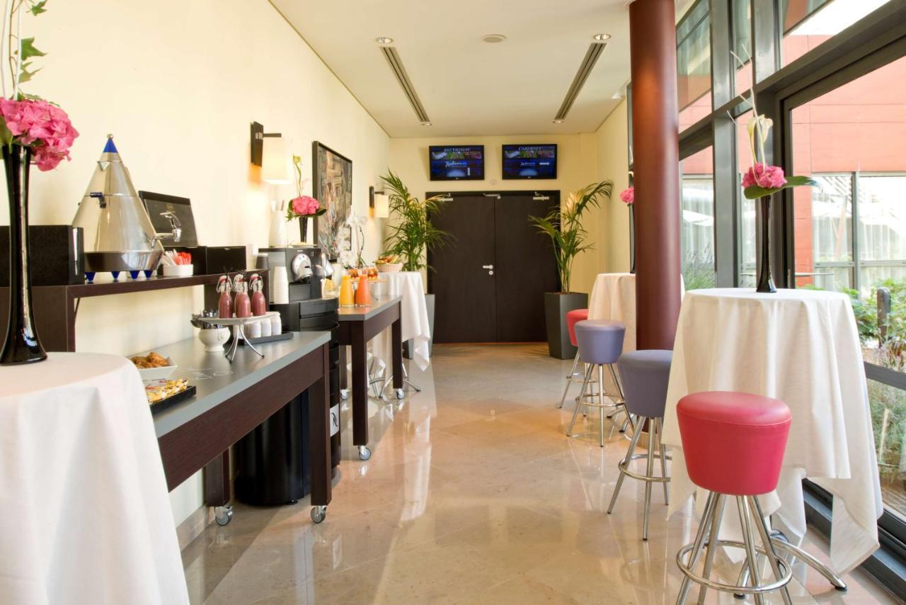 Radisson Blu Hotel, Paris 4*