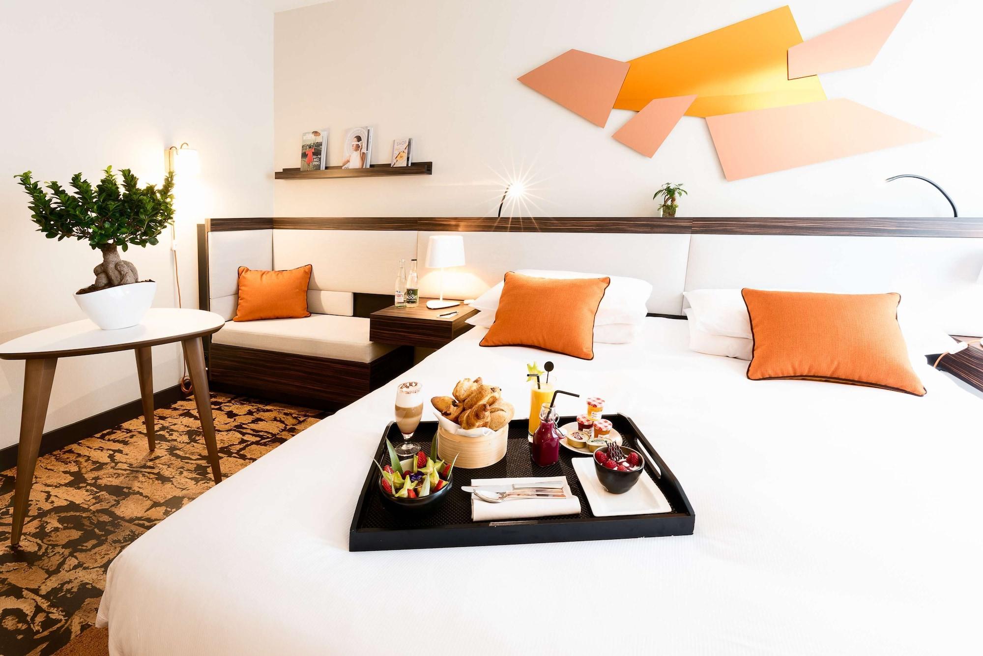 Radisson Blu Hotel, Paris 4*