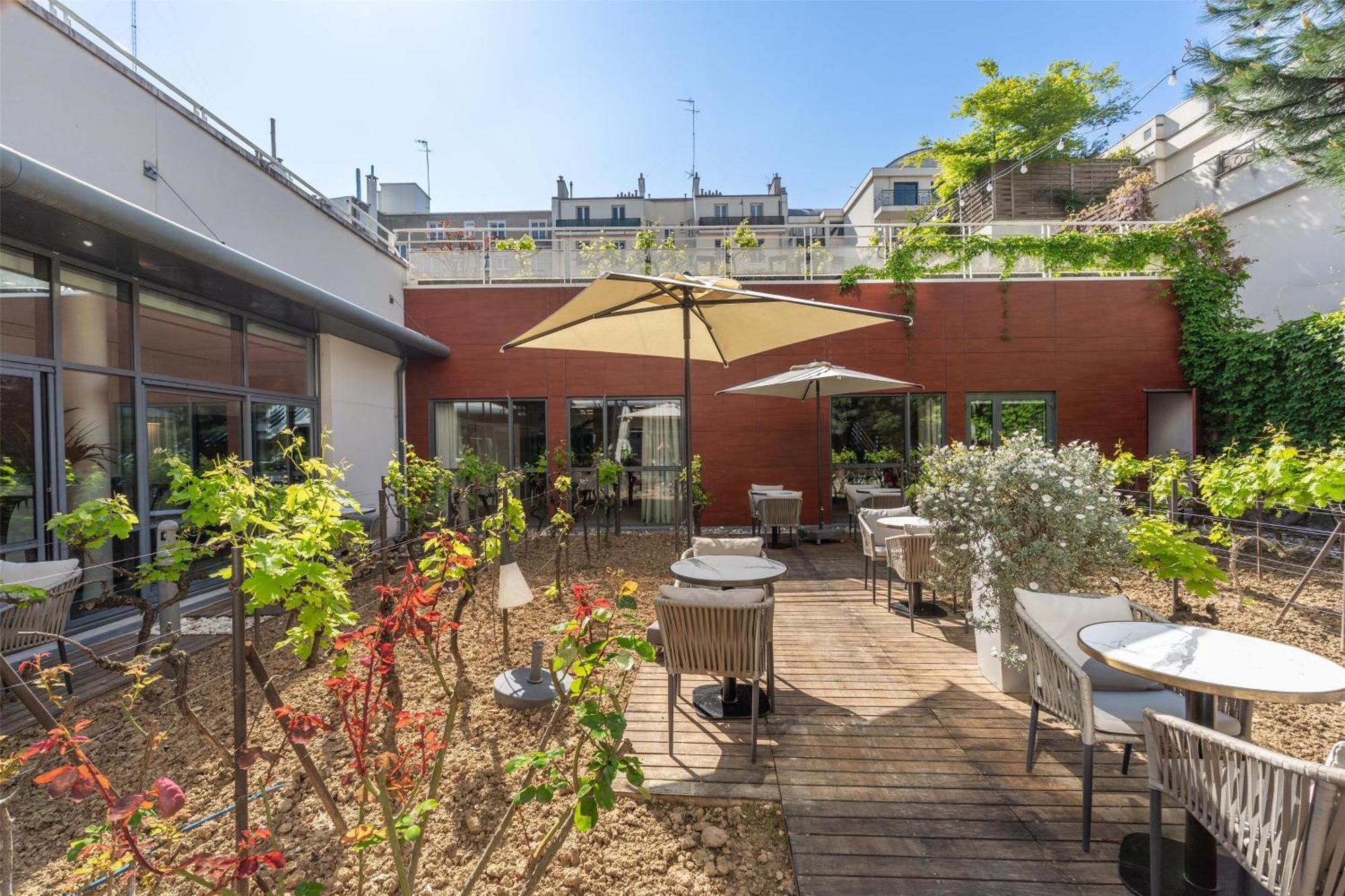 Radisson Blu Hotel, Paris 4*