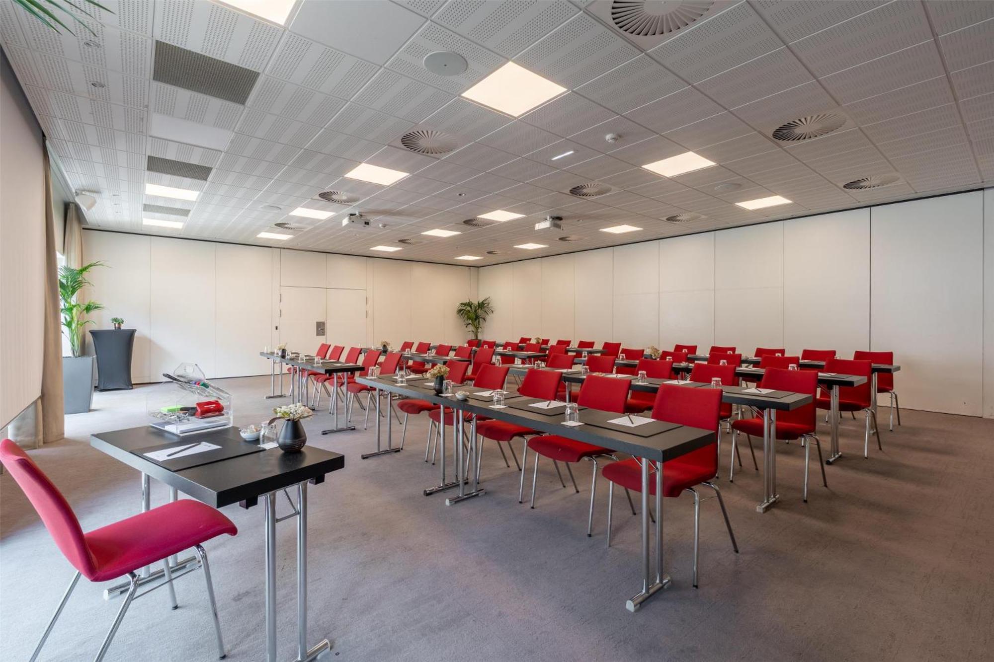 Hotel Radisson Blu Hotel, Paris 4*