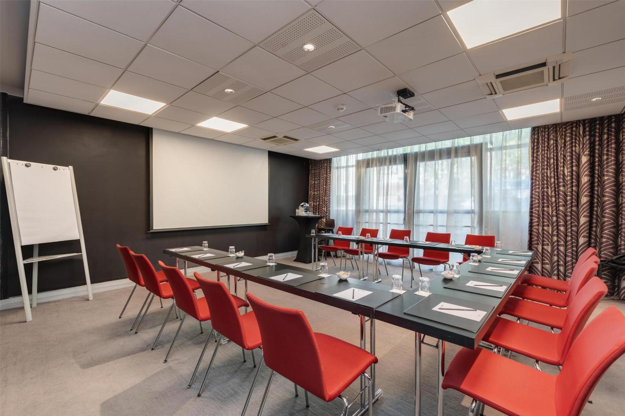 Radisson Blu Hotel, Paris 4* Boulogne-Billancourt