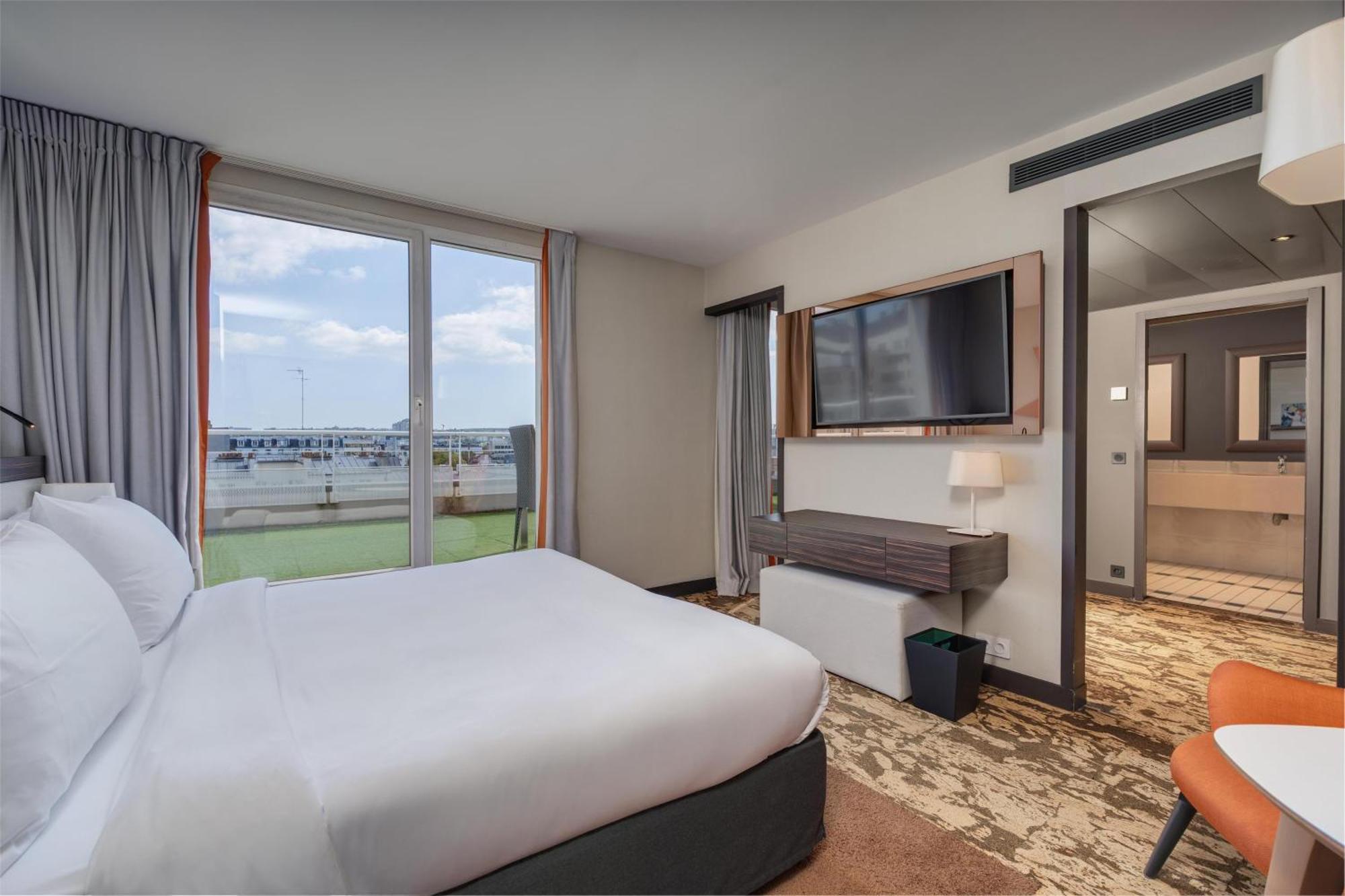 Radisson Blu Hotel, Paris 4* Boulogne-Billancourt